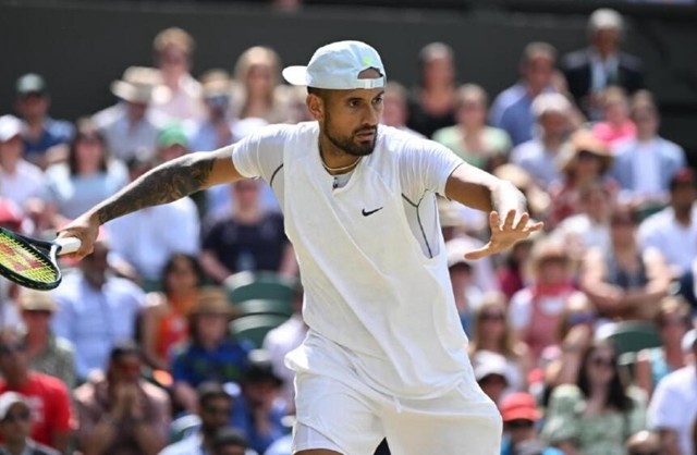 力压麦克罗 力压麦克罗